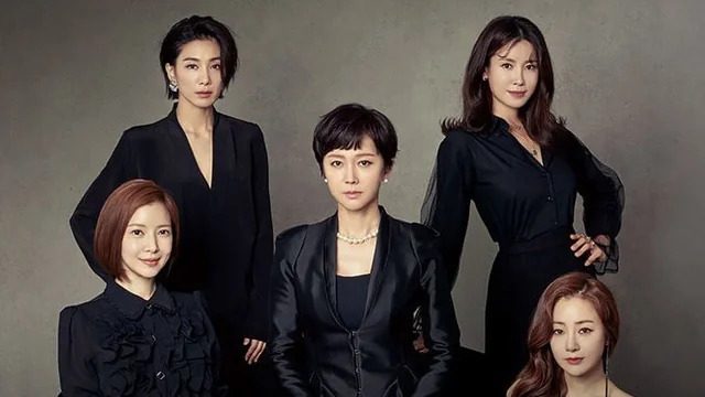 Sky Castle Korean drama main female cast dressed in elegant black outfits posing for official promotional poster